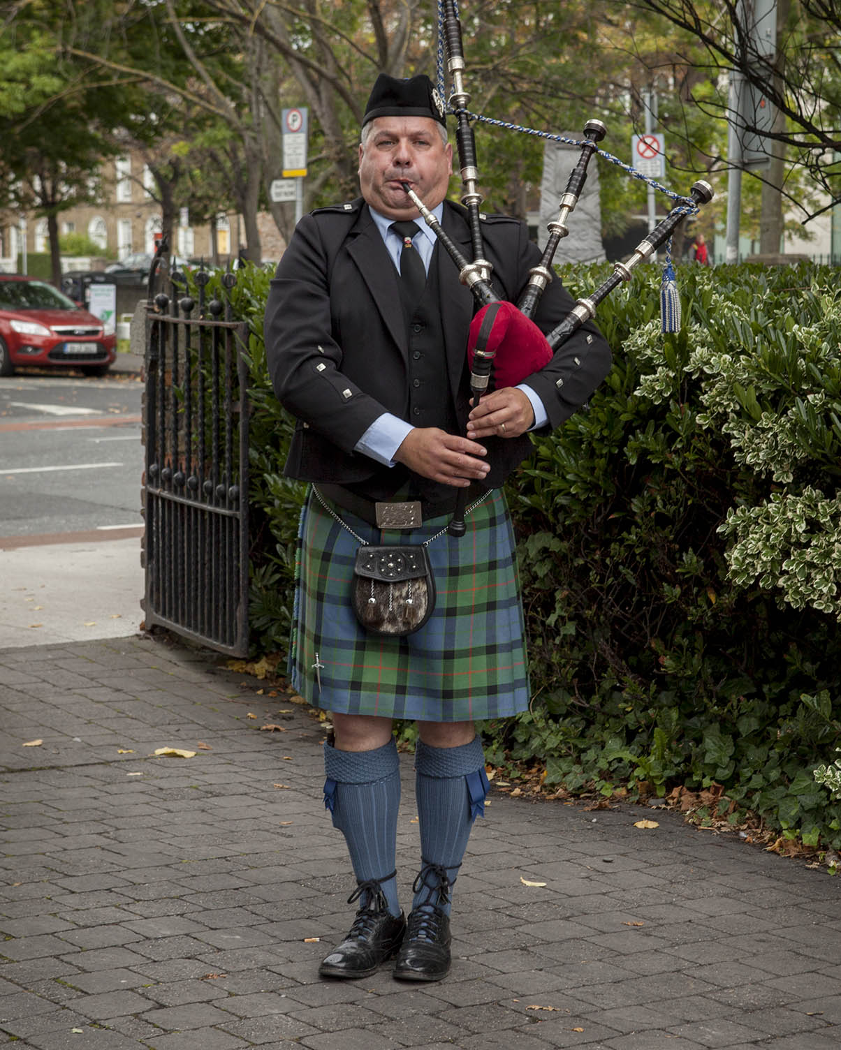 bagpipe player in d major